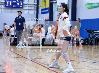 Thumbnail 2 in Mater Lakes Academy vs. Buchholz photogallery.