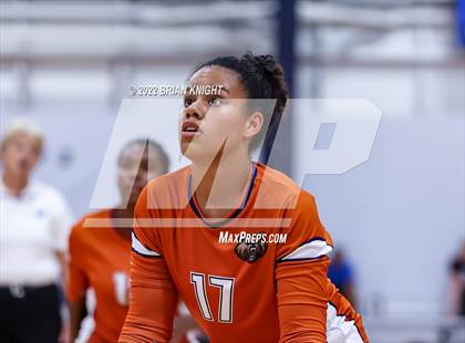 Thumbnail 3 in Mater Lakes Academy vs. Buchholz photogallery.