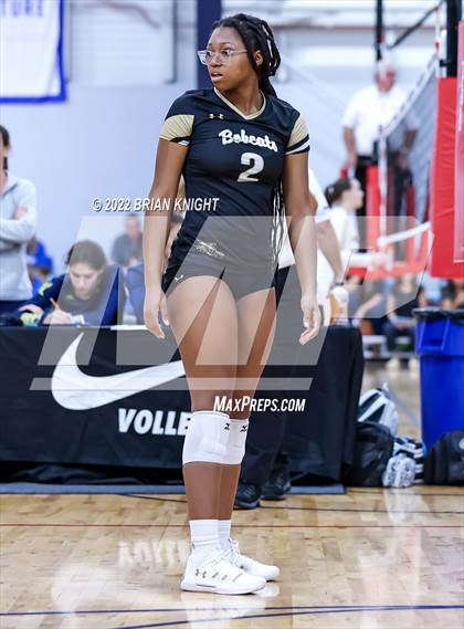 Thumbnail 1 in Mater Lakes Academy vs. Buchholz photogallery.