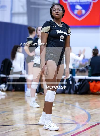 Thumbnail 3 in Mater Lakes Academy vs. Buchholz photogallery.