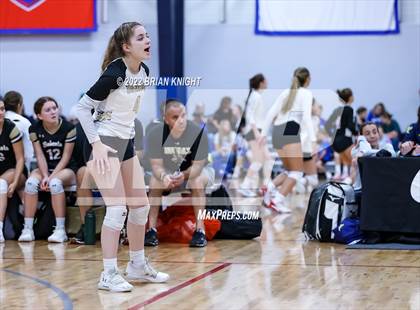 Thumbnail 3 in Mater Lakes Academy vs. Buchholz photogallery.