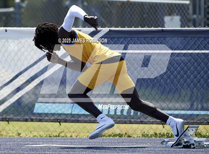 Thumbnail 3 in Bob Hayes Invitational (400M Hurdles) photogallery.