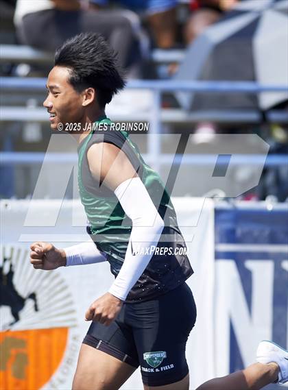 Thumbnail 2 in Bob Hayes Invitational (400M Hurdles) photogallery.