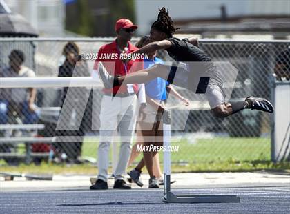 Thumbnail 1 in Bob Hayes Invitational (400M Hurdles) photogallery.