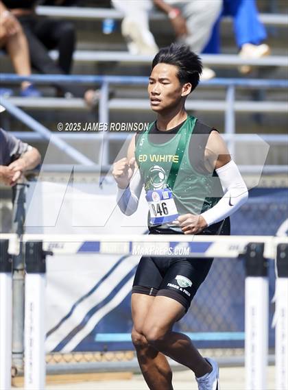 Thumbnail 2 in Bob Hayes Invitational (400M Hurdles) photogallery.