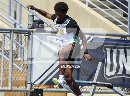 Thumbnail 2 in Bob Hayes Invitational (400M Hurdles) photogallery.
