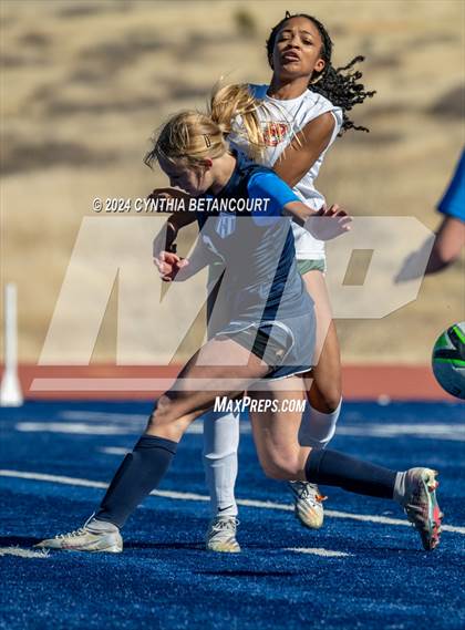 Thumbnail 2 in Legend vs Smoky Hill photogallery.
