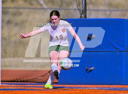 Thumbnail 3 in Legend vs Smoky Hill photogallery.
