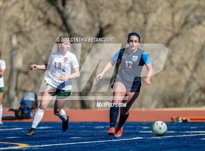 Thumbnail 3 in Legend vs Smoky Hill photogallery.