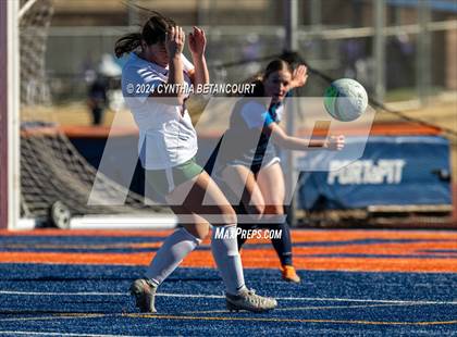 Thumbnail 1 in Legend vs Smoky Hill photogallery.