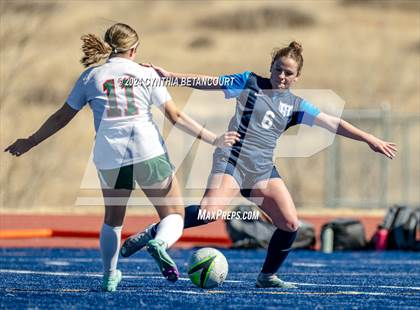 Thumbnail 1 in Legend vs Smoky Hill photogallery.