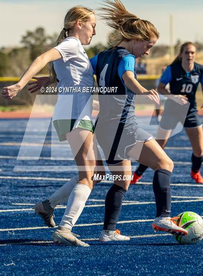Thumbnail 2 in Legend vs Smoky Hill photogallery.