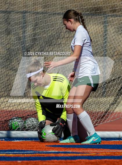 Thumbnail 1 in Legend vs Smoky Hill photogallery.