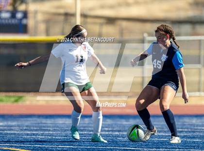 Thumbnail 1 in Legend vs Smoky Hill photogallery.