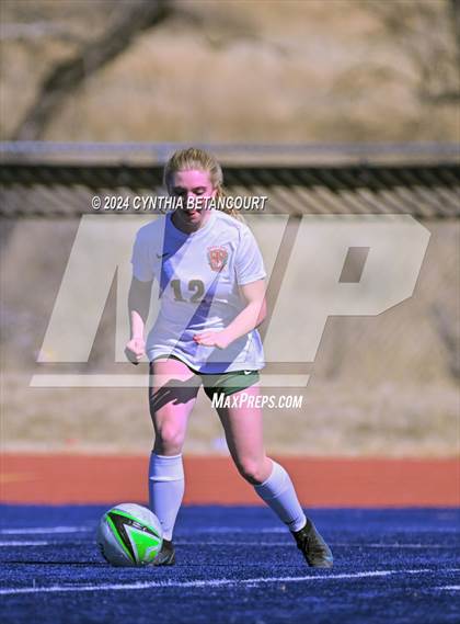 Thumbnail 1 in Legend vs Smoky Hill photogallery.