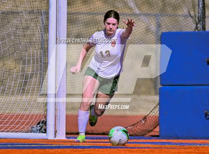 Thumbnail 1 in Legend vs Smoky Hill photogallery.