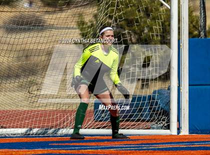 Thumbnail 1 in Legend vs Smoky Hill photogallery.