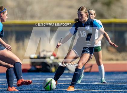 Thumbnail 1 in Legend vs Smoky Hill photogallery.