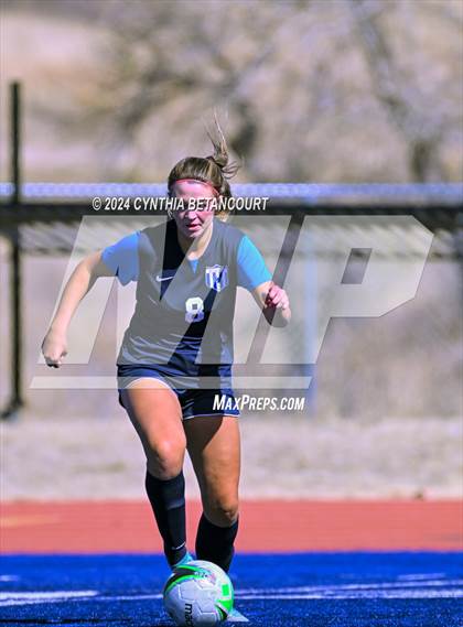 Thumbnail 3 in Legend vs Smoky Hill photogallery.