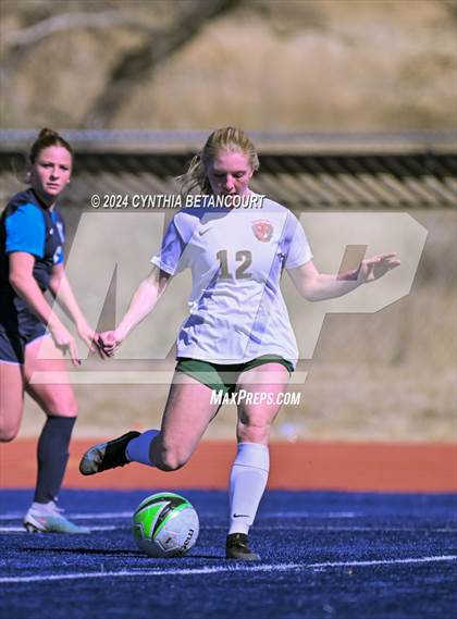 Thumbnail 2 in Legend vs Smoky Hill photogallery.