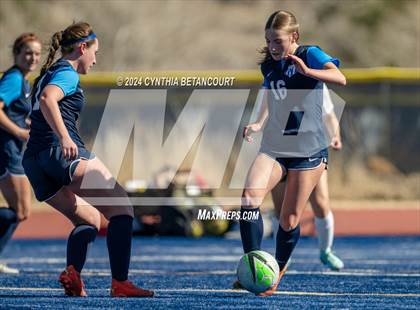 Thumbnail 2 in Legend vs Smoky Hill photogallery.