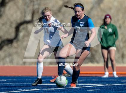 Thumbnail 3 in Legend vs Smoky Hill photogallery.
