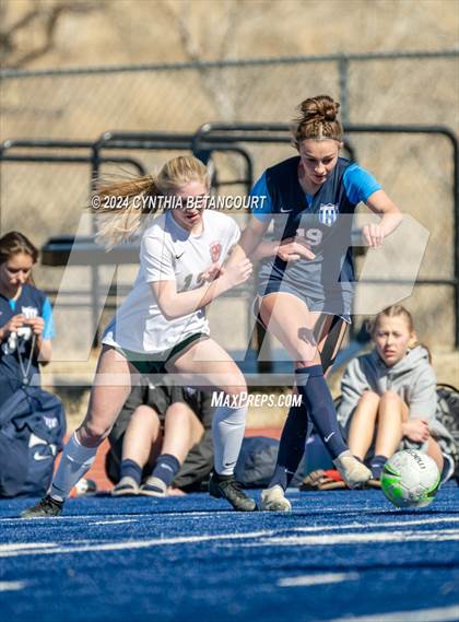 Thumbnail 2 in Legend vs Smoky Hill photogallery.