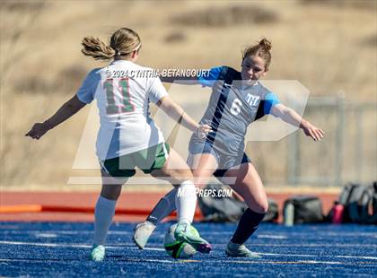 Thumbnail 2 in Legend vs Smoky Hill photogallery.