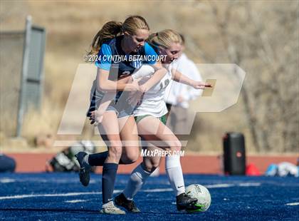 Thumbnail 3 in Legend vs Smoky Hill photogallery.