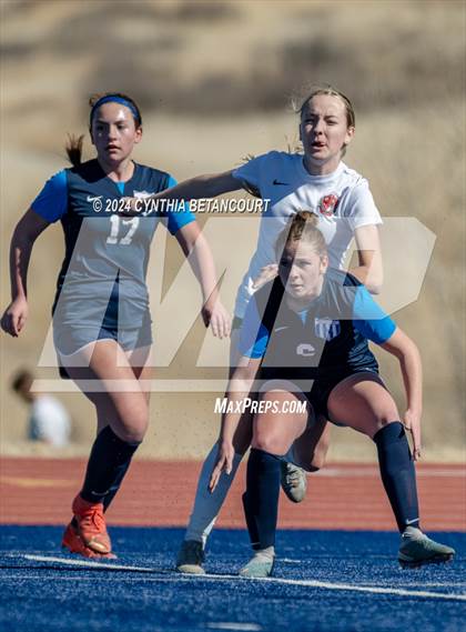 Thumbnail 2 in Legend vs Smoky Hill photogallery.