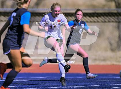 Thumbnail 1 in Legend vs Smoky Hill photogallery.