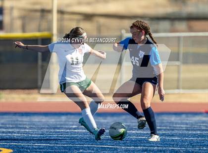 Thumbnail 2 in Legend vs Smoky Hill photogallery.