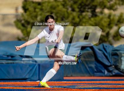 Thumbnail 3 in Legend vs Smoky Hill photogallery.