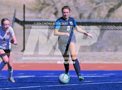 Thumbnail 1 in Legend vs Smoky Hill photogallery.