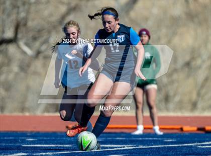 Thumbnail 2 in Legend vs Smoky Hill photogallery.