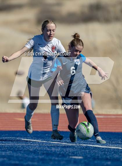 Thumbnail 3 in Legend vs Smoky Hill photogallery.