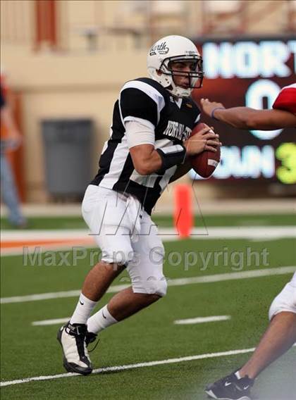 Thumbnail 2 in 2009 THSCA All-Star Football Game photogallery.