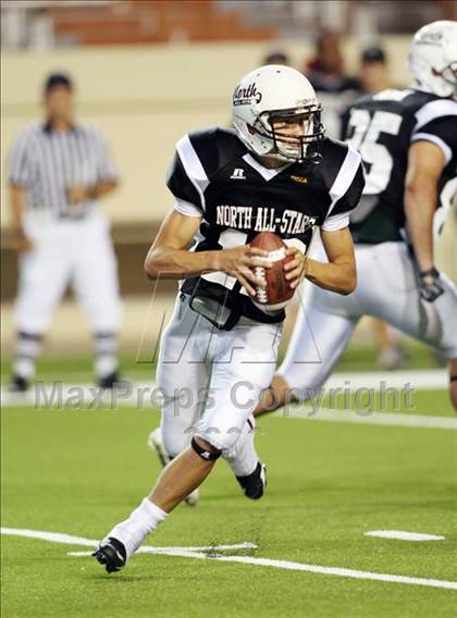 Thumbnail 3 in 2009 THSCA All-Star Football Game photogallery.