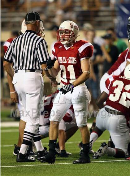 Thumbnail 2 in 2009 THSCA All-Star Football Game photogallery.