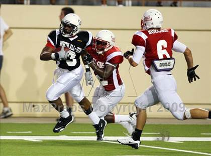 Thumbnail 1 in 2009 THSCA All-Star Football Game photogallery.
