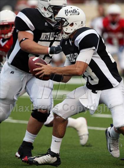 Thumbnail 1 in 2009 THSCA All-Star Football Game photogallery.