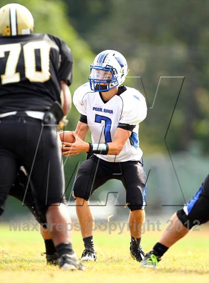 Thumbnail 1 in Pearl River @ Nanuet photogallery.