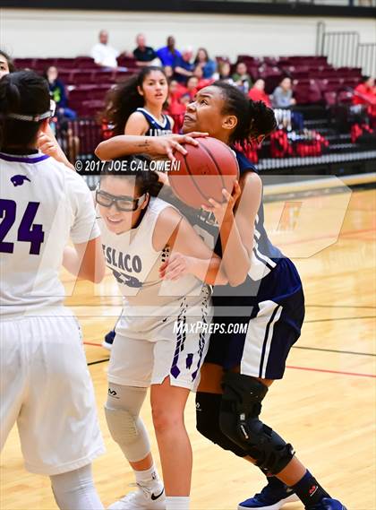 Thumbnail 1 in Akins vs Weslaco (NEISD Invitational) photogallery.