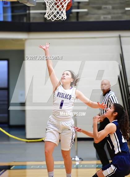 Thumbnail 3 in Akins vs Weslaco (NEISD Invitational) photogallery.