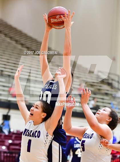 Thumbnail 2 in Akins vs Weslaco (NEISD Invitational) photogallery.