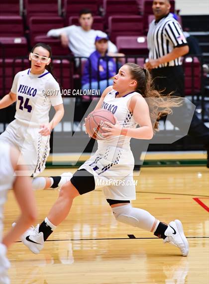 Thumbnail 3 in Akins vs Weslaco (NEISD Invitational) photogallery.