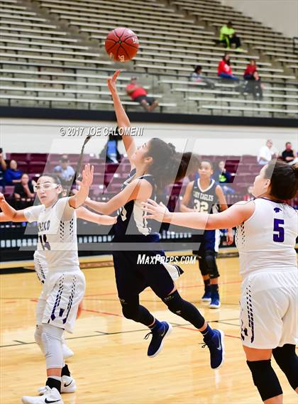 Thumbnail 1 in Akins vs Weslaco (NEISD Invitational) photogallery.