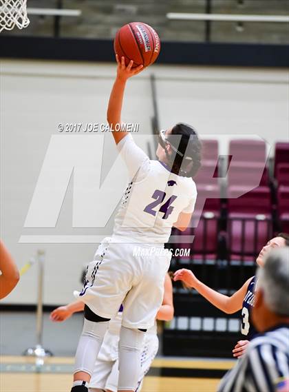 Thumbnail 2 in Akins vs Weslaco (NEISD Invitational) photogallery.