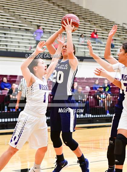 Thumbnail 1 in Akins vs Weslaco (NEISD Invitational) photogallery.