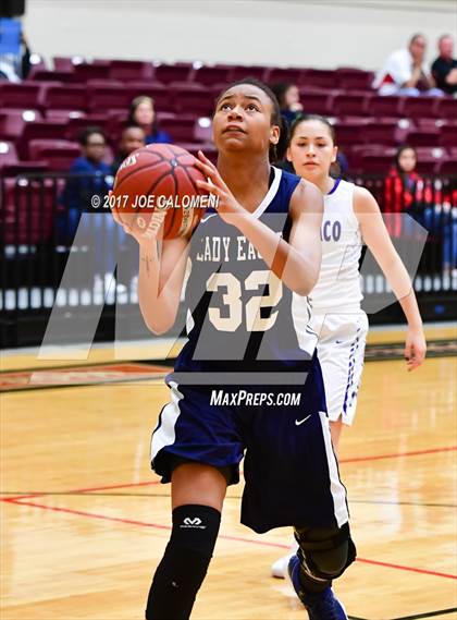 Thumbnail 2 in Akins vs Weslaco (NEISD Invitational) photogallery.